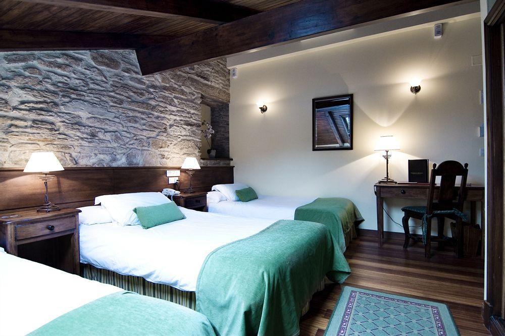 Hotel Virxe Da Cerca By Pousadas De Compostela Santiago de Compostela Exterior photo