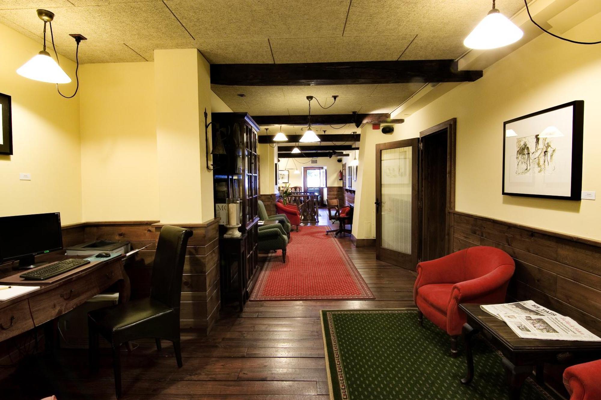 Hotel Virxe Da Cerca By Pousadas De Compostela Santiago de Compostela Business photo